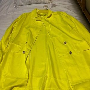 Yellow blazer